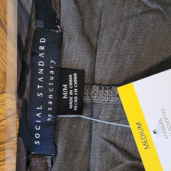 Social Standard by Sanctuary Dylan Scoop Tee, M, Camo, NWT - Picture 10 of 13